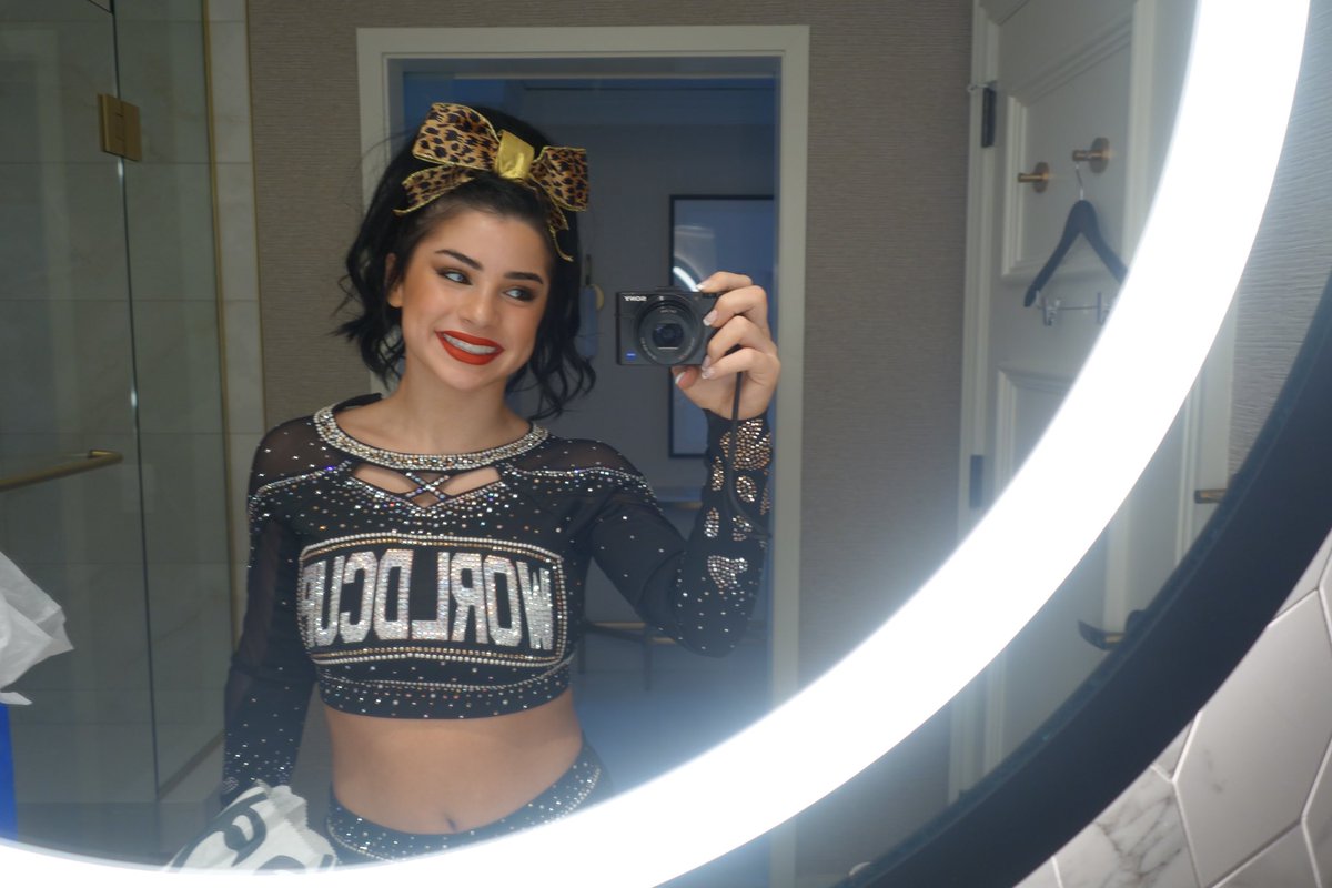 kaylitancredi's tweet photo. happy majors week 😊 @MAJORScheer https://t.co/u0wpoOCjI8
