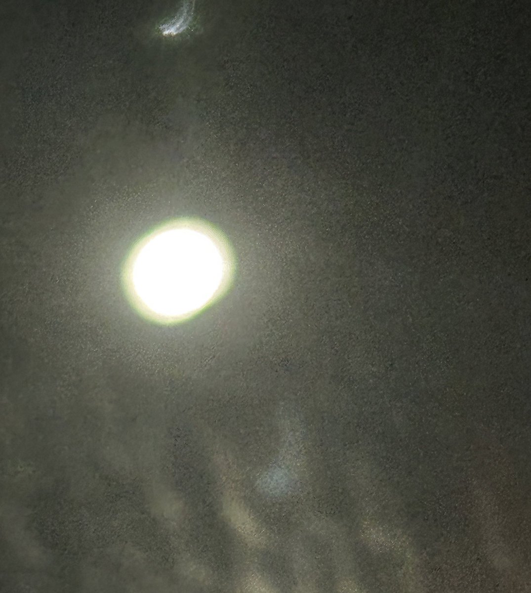 matthwatson's tweet photo. Particularly proud of this one.

“The Moon”

shot on my iPhone SE. 

#photography https://t.co/81XFGDgqGi