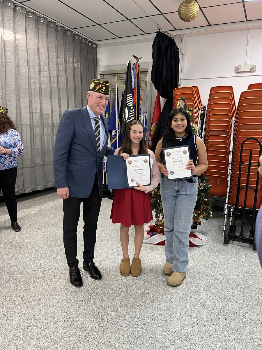 Rachel Lesinski-Roscoe tweet media