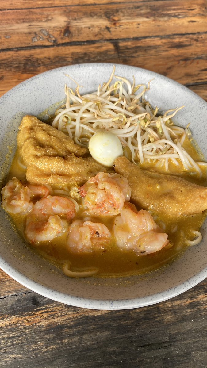inisarach_'s tweet photo. Mie laksa
Udang sebanyak ini, dapet tahu, telur, sayur cuma 20k
Yallah jogja kenapa kau murah sekali🤣 https://t.co/jiuO60wrWe