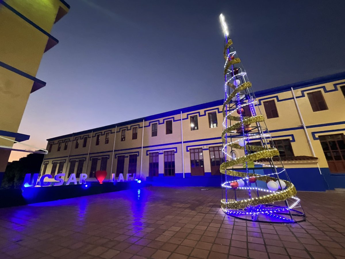 Disfrutamos los atardeceres que nos regala Dios en este comienzo de año y nos inspiran y nos comprometen con una educación de calidad para nuestros estudiantes. 
.
Inscripciones Abiertas 
.
¡Te esperamos!