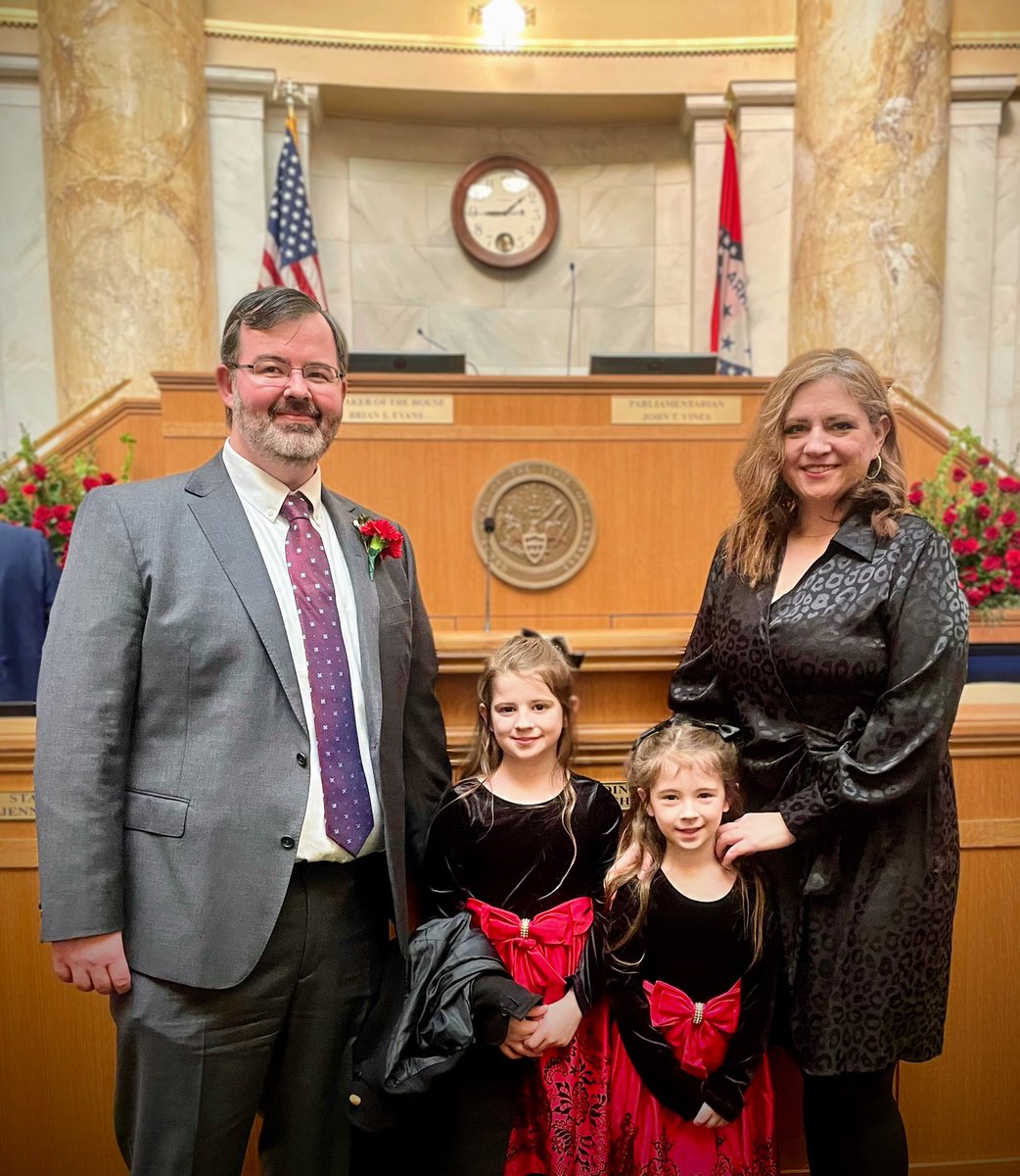 MattBrownAR's tweet photo. Was sworn in to my second term today. It is an honor to represent the people of District 55, thank you for allowing me to continue to be the voice for you in the Arkansas State House of Representatives. #arpx #arleg https://t.co/wZIjtWqvac