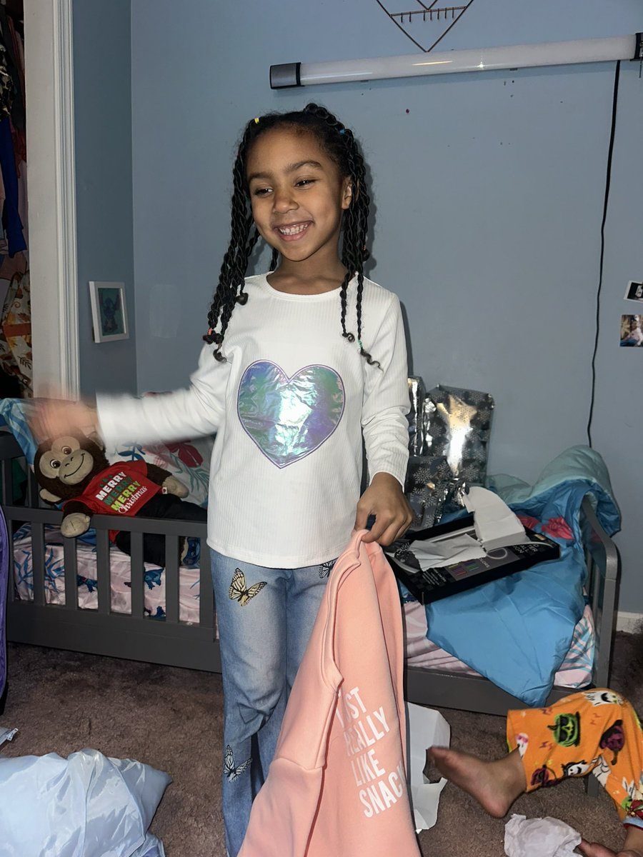 I cannot deal with how old Delilah looks in this picture 😭😭😭😭 shes only turning 6 today it makes no sense 😫 someone help me i think my heart is stopping 😮‍💨
