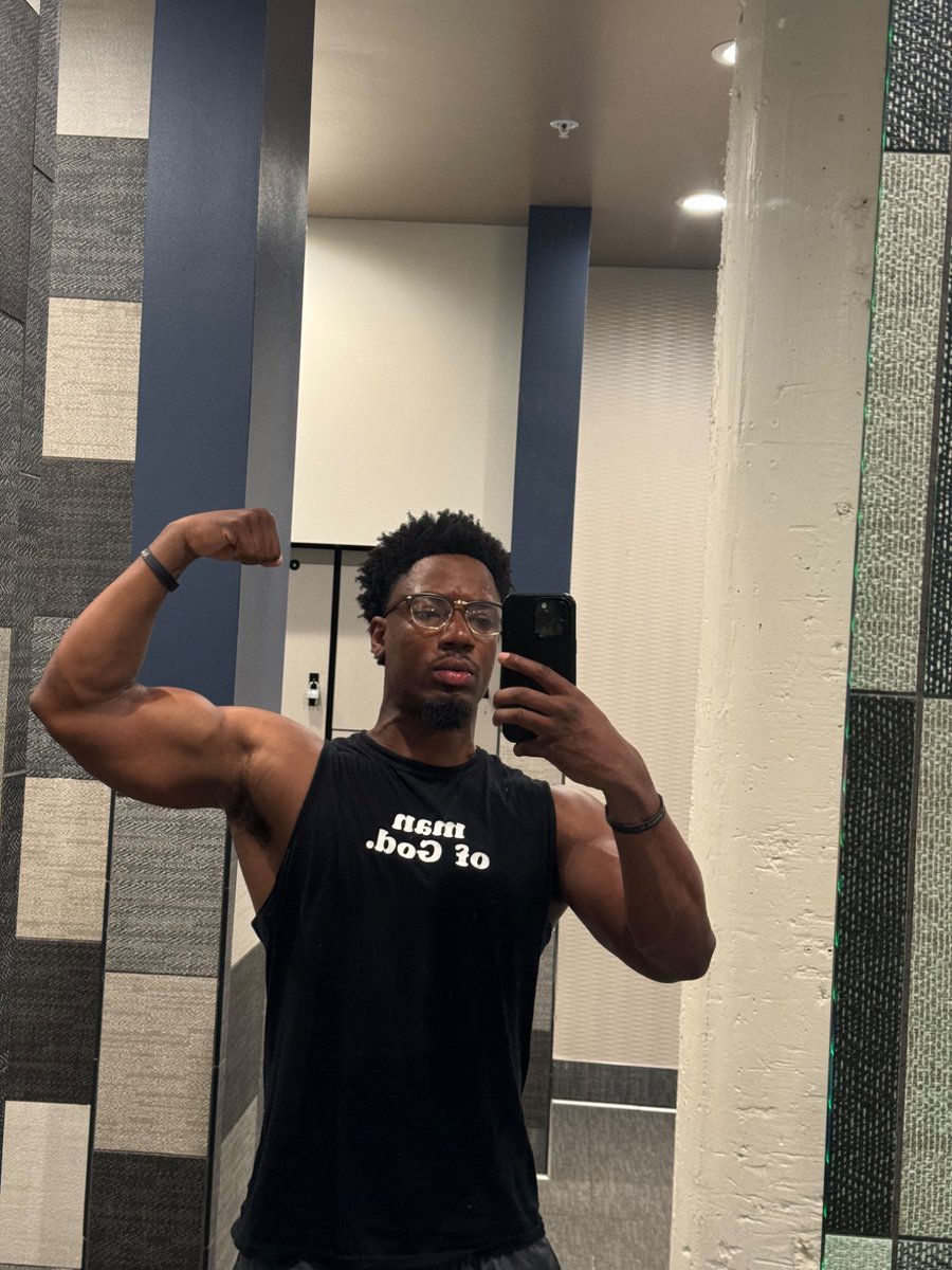 BrinsonDrizzy's tweet photo. Life &amp; 2025 Update🔥
Out The Way &amp; In The Gym! https://t.co/N7hPYnI8NM