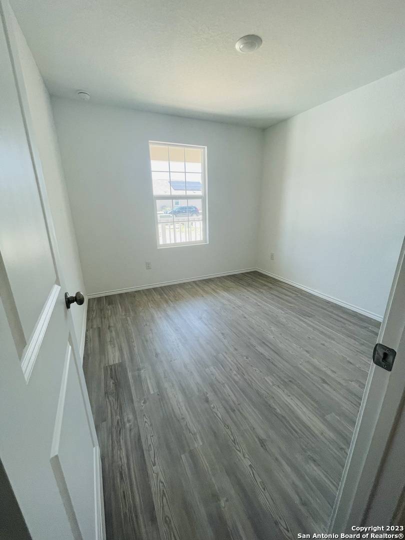 KerryDAlexander's tweet photo. 2007 VEERY, New Braunfels, TX 78130 just hit the market!
Take a look at this awesome space: https://t.co/RRf2QGXyLA https://t.co/CZP69tUSRg