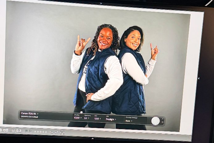 It’s Softball SZN 💙🤘🏽