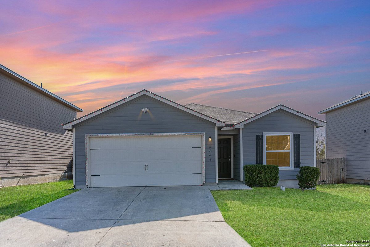 KerryDAlexander's tweet photo. 6446 WOODCLIFF BND, San Antonio, TX 78222-4447 just hit the market!
Take a look at this awesome space: https://t.co/115KUHtBJA https://t.co/n2SCk1e1Jf