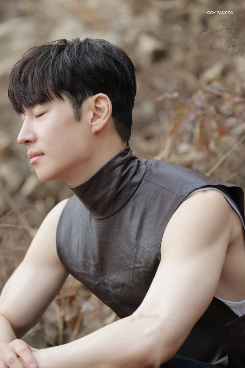 kdrama_menfess's tweet photo. •kdm• Lee Je Hoon for Cosmopolitan Shine Korea, Company On Naver update

Seketika lupa tragedi telor orak arik dan twerking itu 😍
https://t.co/s6ccTSyIJ0