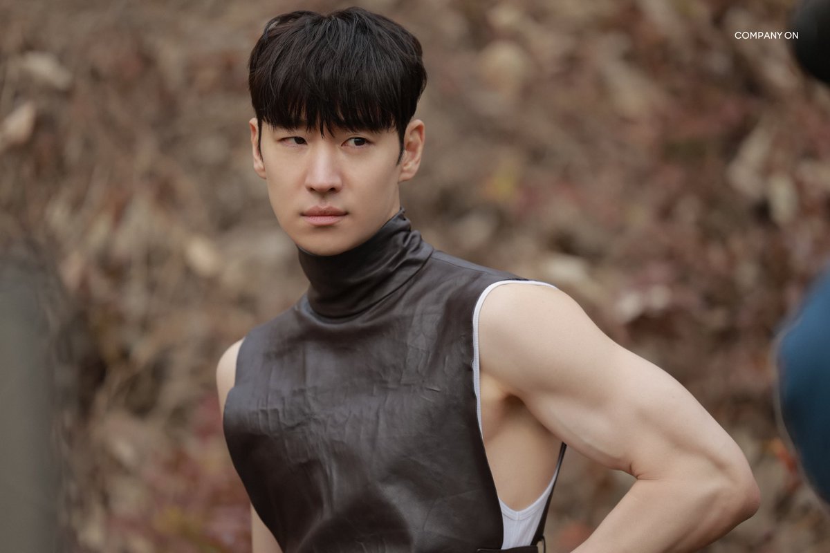 kdrama_menfess's tweet photo. •kdm• Lee Je Hoon for Cosmopolitan Shine Korea, Company On Naver update

Seketika lupa tragedi telor orak arik dan twerking itu 😍
https://t.co/s6ccTSyIJ0
