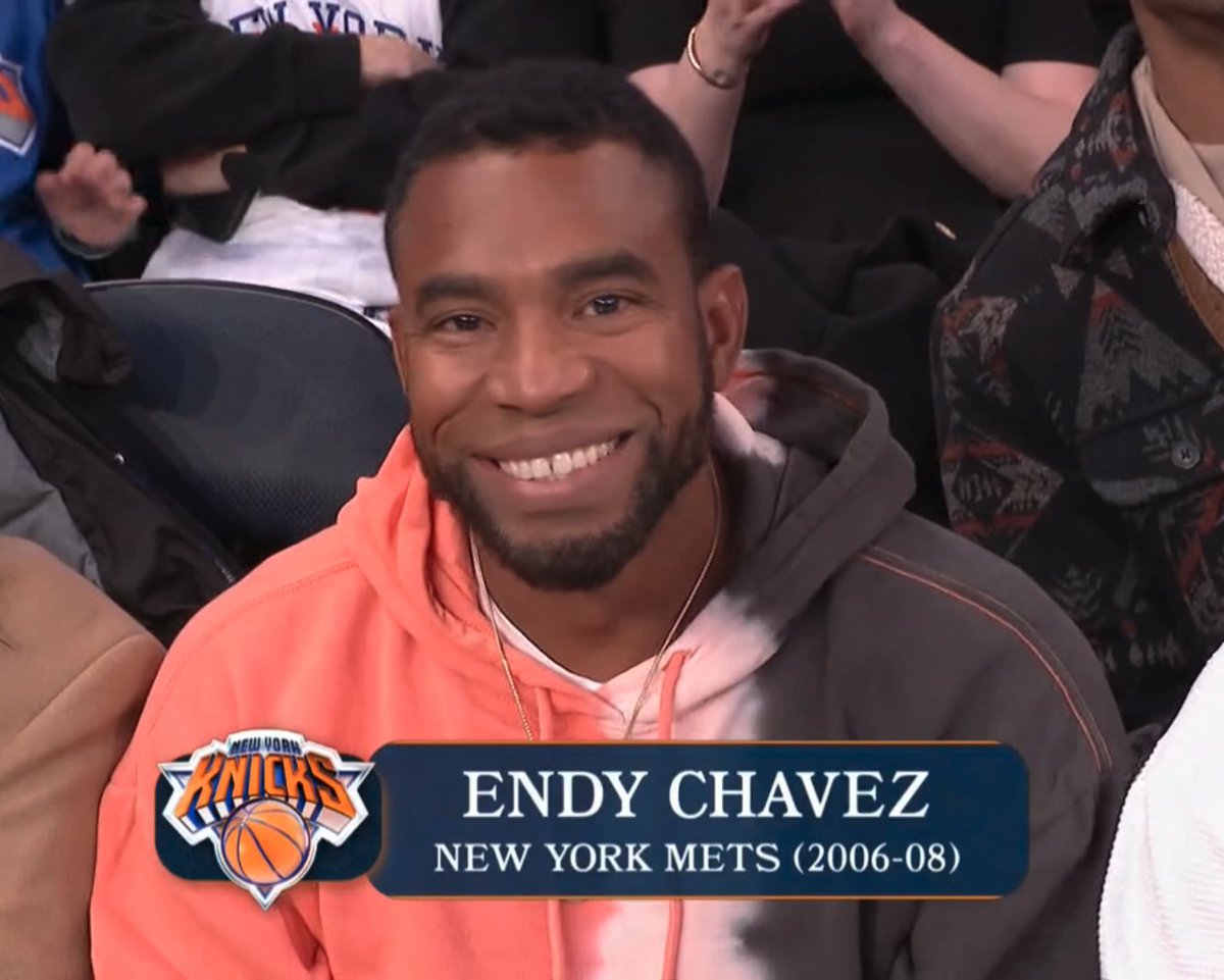 Endy Chavez courtside