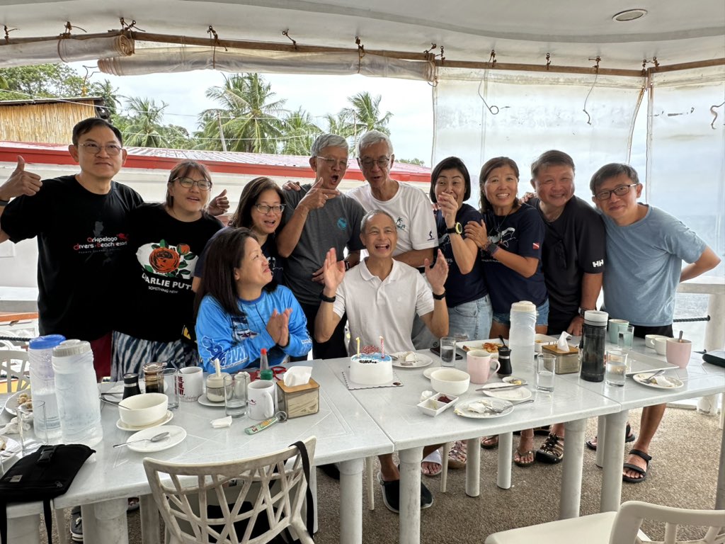 Arkdiversresort's tweet image. 𝙉𝙤 𝘽𝙚𝙩𝙩𝙚𝙧 𝙒𝙖𝙮 𝙩𝙤 𝘾𝙚𝙡𝙚𝙗𝙧𝙖𝙩𝙚 𝘽𝙞𝙧𝙩𝙝𝙙𝙖𝙮𝙨! 

A heartfelt thank you to Jeru’s group for celebrating not just one but 3 birthday celebrants here at Arkipelago and for sharing their dive experiences.

#BirthdayDive #PuertoGalera #ScubaAdventure