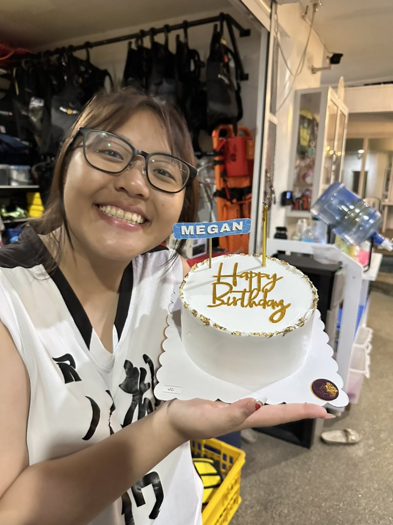 Arkdiversresort's tweet image. 𝙉𝙤 𝘽𝙚𝙩𝙩𝙚𝙧 𝙒𝙖𝙮 𝙩𝙤 𝘾𝙚𝙡𝙚𝙗𝙧𝙖𝙩𝙚 𝘽𝙞𝙧𝙩𝙝𝙙𝙖𝙮𝙨! 

A heartfelt thank you to Jeru’s group for celebrating not just one but 3 birthday celebrants here at Arkipelago and for sharing their dive experiences.

#BirthdayDive #PuertoGalera #ScubaAdventure