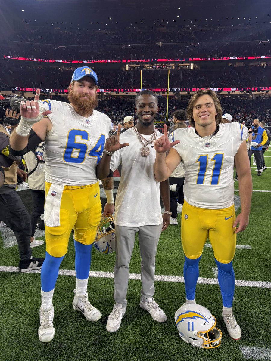 A couple playoff cavs🤟🏾 <a href="/LTHSCavFootball/">Lake Travis Football</a>