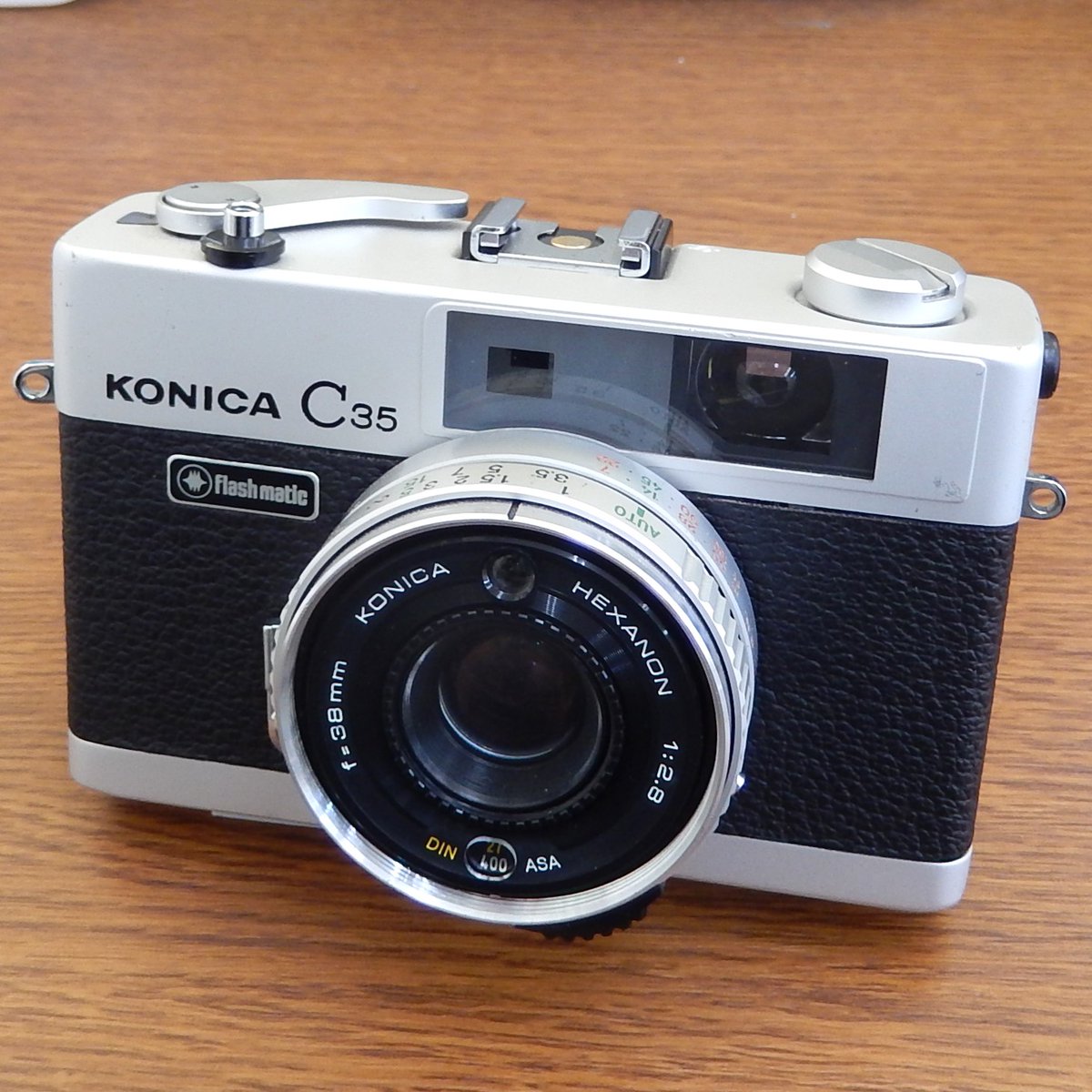 champcamera's tweet photo. #KONICA C35 Flashmatic(オーバーホール済)¥22,000 by #みすずが丘 店(#あざみ野)
コンパクトで持ち歩きやすいレンジファインダー式フィルムコンパクト。
プログラムAE搭載の自動露出なので初心者でも扱いやすい安心の整備済 #フィルムカメラ です。
#C35Flashmatic
https://t.co/a7YmzpJM6b https://t.co/BiTlPXH0nS