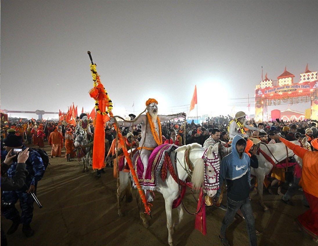 bhikhubhaidbjp's tweet photo. मकर संक्रांति के पावन अवसर पर महाकुम्भ का अमृत स्नान भारतीय परंपराओं सबसे पवित्र आयोजन है। यह दिव्य पर्व केवल स्नान नहीं, बल्कि सनातन परंपरा, आध्यात्म और एकता का अद्वितीय प्रतीक है।

महाकुंभ प्रथम 'अमृत स्नान' की शुभकामनाएं। माँ गंगा, यमुना और सरस्वती सभी भक्तों का कल्याण करें��� https://t.co/XGZuY21ome