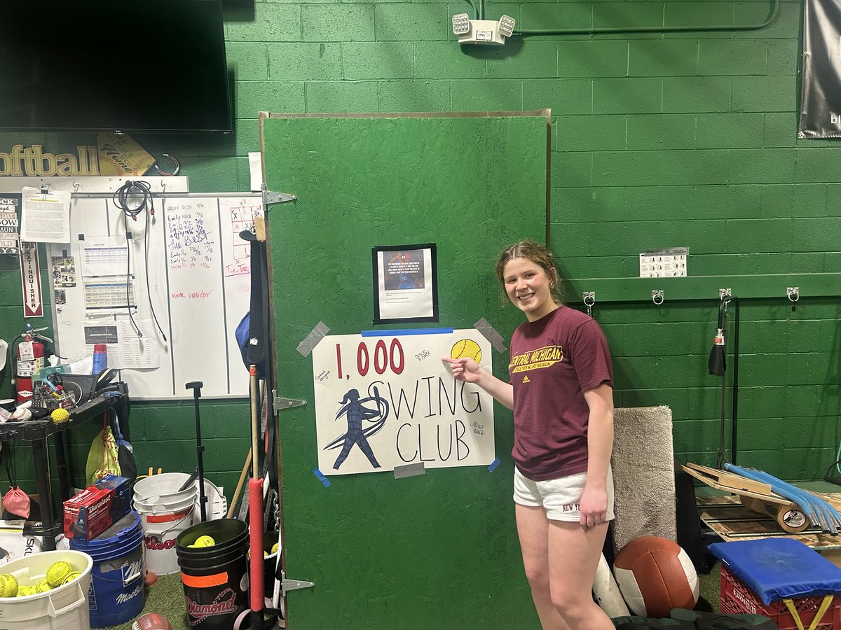 A huge CONGRATS to <a href="/chloefisher/">chloe fisher</a> who reached the 1,000 swing level in the Myren Madness Hitting Program. ⁦<a href="/ClawsonSoftball/">Clawson Softball</a>⁩ #hardworkpaysoff