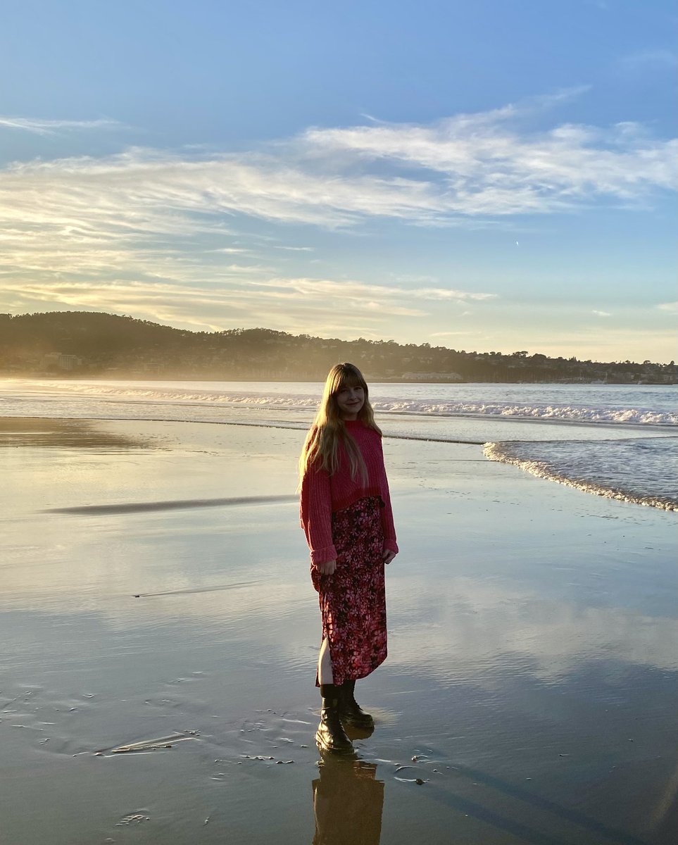 Lady stopped me at the beach and asked if she could take a pic of me 🥺🩷