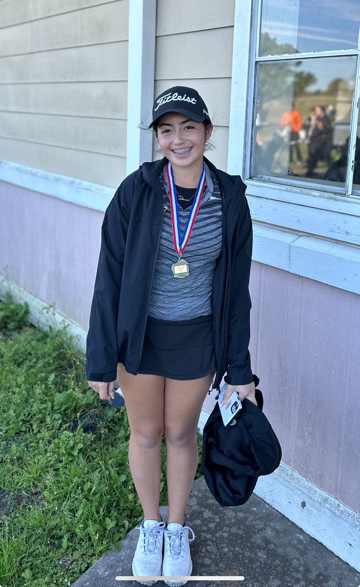 JVillGolf's tweet photo. CONGRATULATIONS to senior, Daniela Palmeros for placing 1st today at Cypress Lakes! Excited for another great year! 🏆💜💛⛳️ https://t.co/PWR3fy04vq
