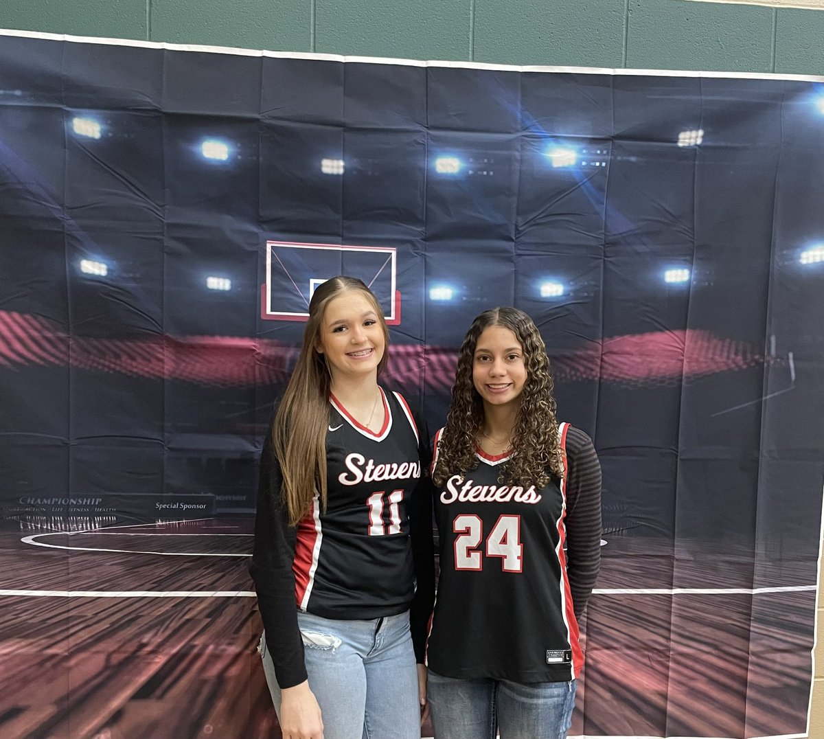 stevensgirlsbb's tweet photo. Our Captain Maddilyn Thomas and leading scorer Alyssia Murphy visiting some future falcons at @ValeAthletics @NISDVale 🏀❤️🖤💜 love the excitement from our future athletes!! #OperationHome #FalconFamily https://t.co/EsetaKHC95