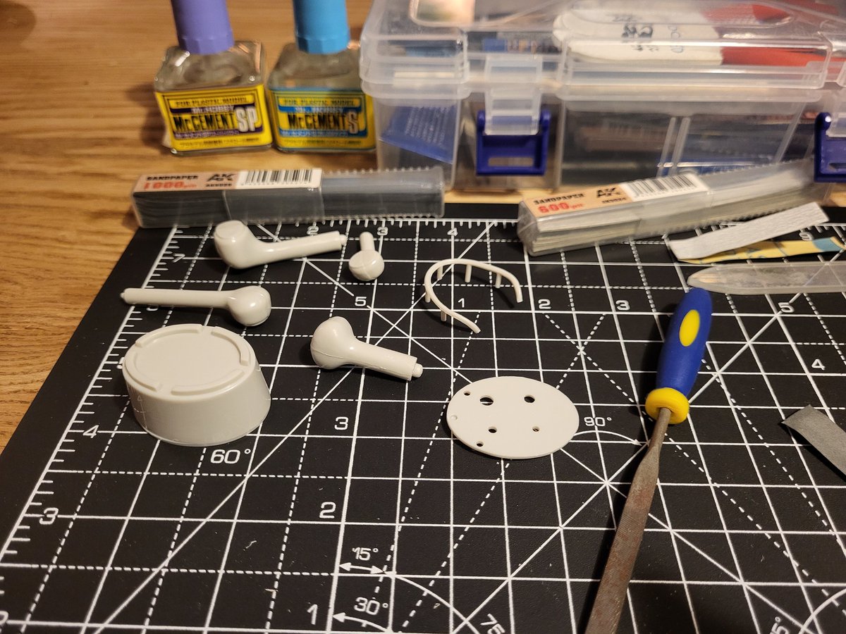 Sad7Statue's tweet photo. Man, I love painting tiny shit.
Build progress with @ModernHippie_88 on her Yellow Submarine! (It's gonna be sick as fuck) https://t.co/uN9EDoeQEQ