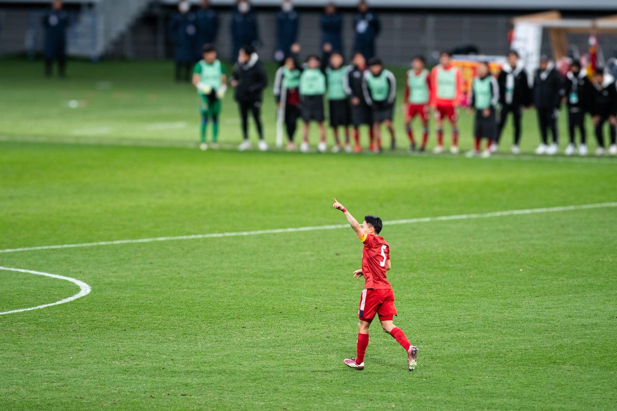 hiroki_avispa's tweet photo. 戦ってるのはピッチ上の選手だけじゃない。そんなことを感じさせてくれるアングルが最高でした😭

流経大柏の皆さん、最後まで熱い戦いをありがとうございました🏆

#流経大柏
#高校サッカー選手権決勝

載せきれてない写真がまだまだあるんですけどどうしよう… https://t.co/fb6lzMEHPA