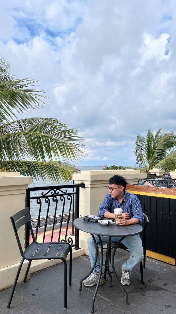 kalau ketemu panggil aja, gak gigit kok

#makassar