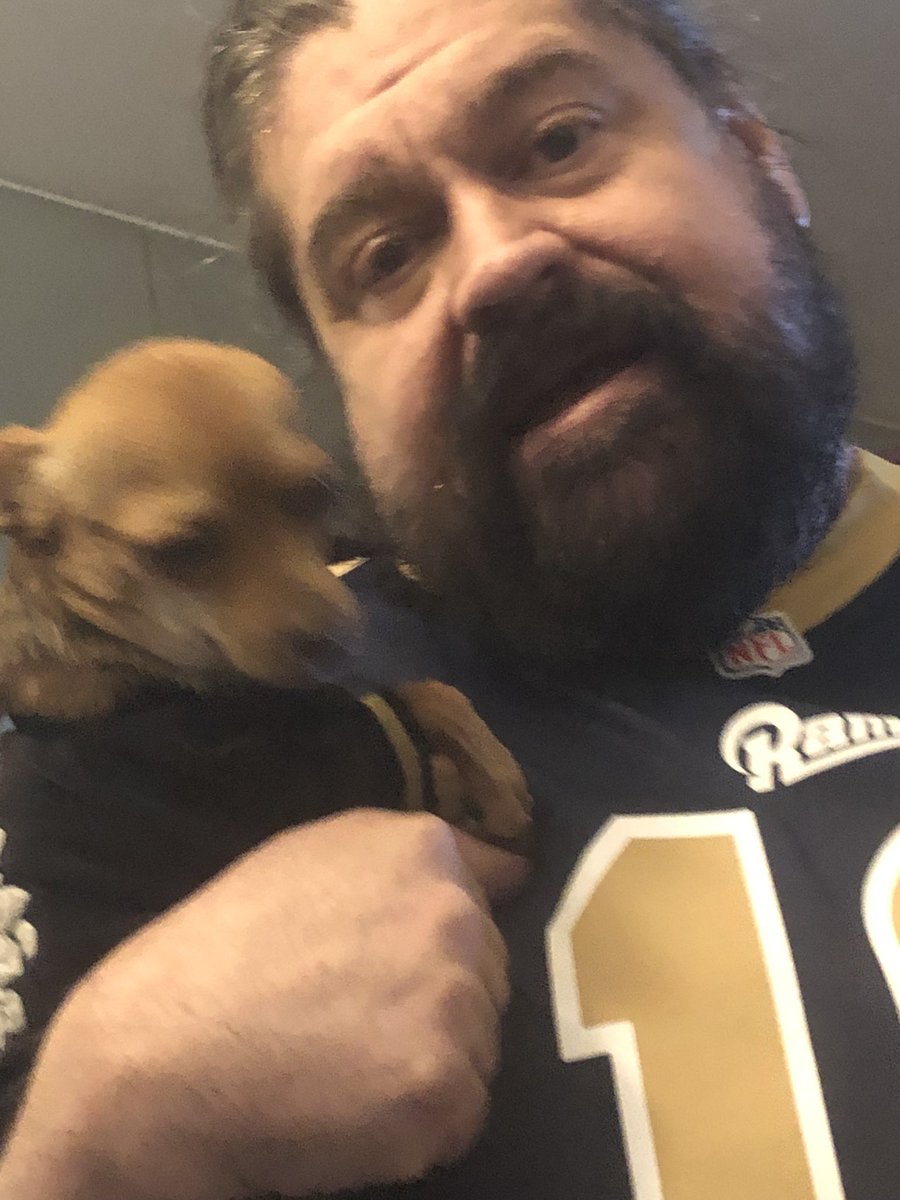 letipvi's tweet photo. Vamos Rams @pollojimenez 🙏🏻 por otro superbowl , desde el cielo …. https://t.co/PbdDe9Lz23