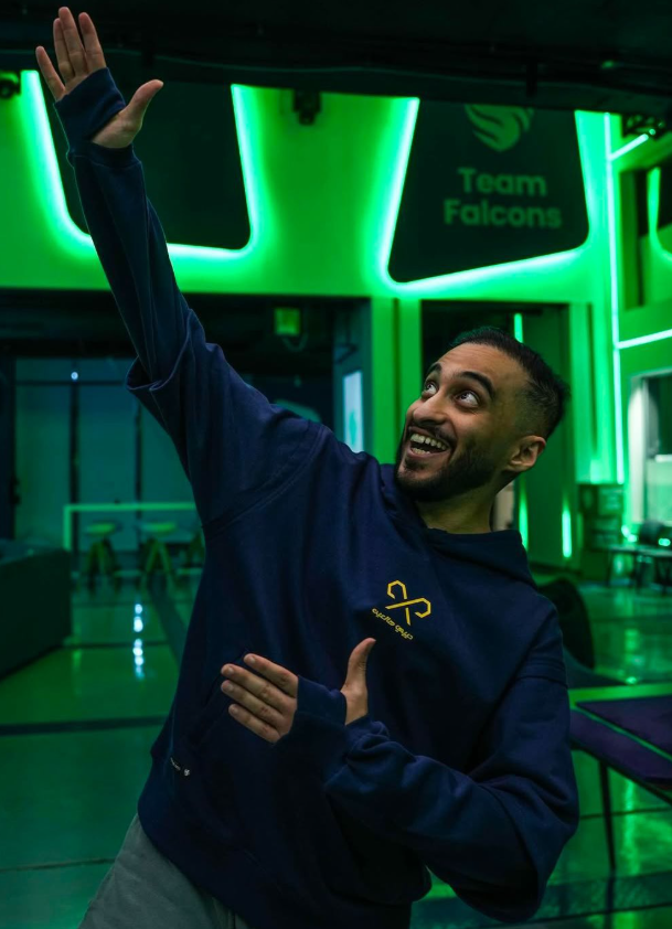 اول ما ينزل البلوفر وربي لاخذه اول واحد 
و 10 قيف اوي وخلها تبرق وترعد 😎