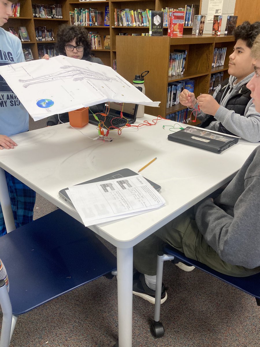 My new project is up on Donorschoose. Help me add a 3D printer to my Makerspace lab. 

donorschoose.org/project/empowe…
