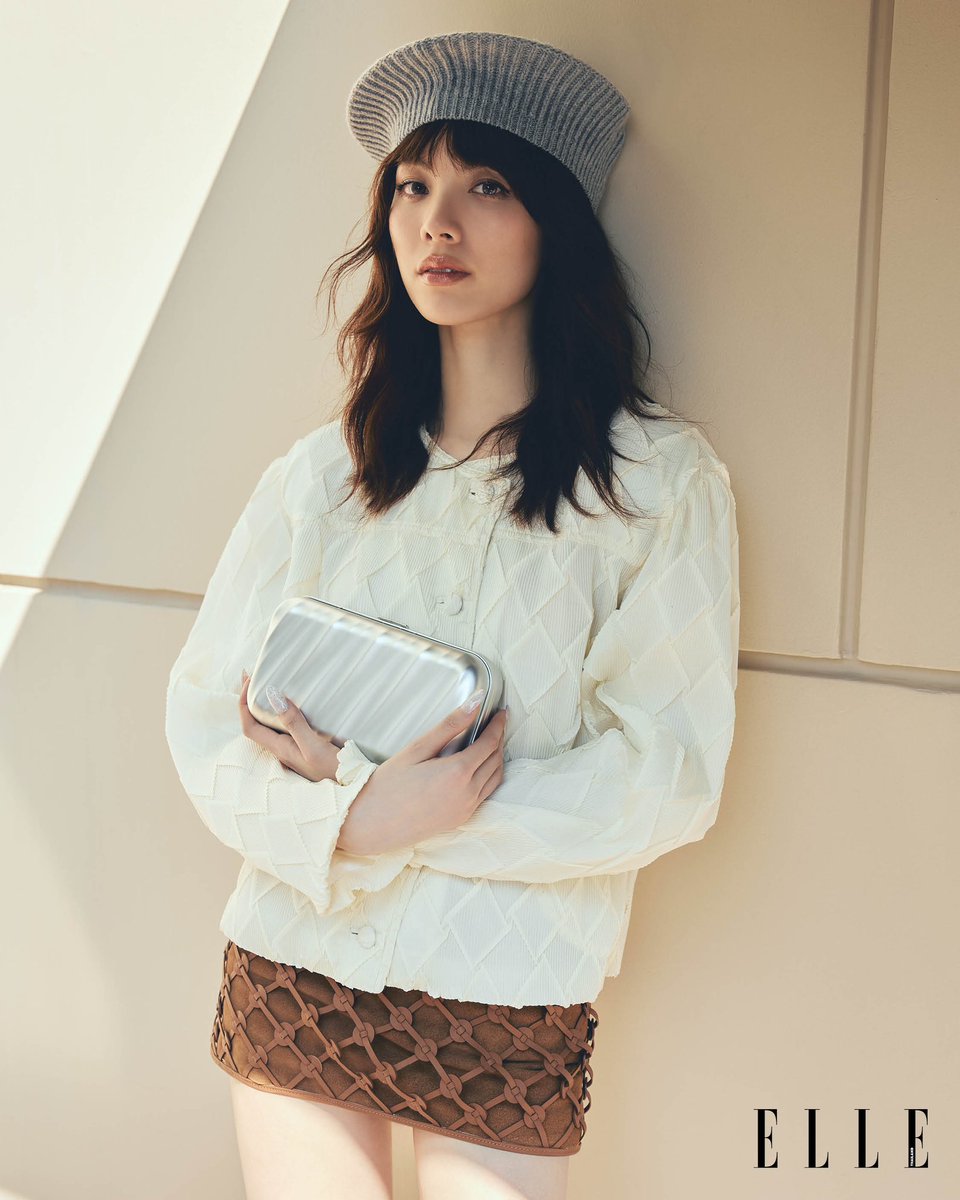 ELLEThailand's tweet photo. #ELLEJanuary2025 ออม กรณ์นภัส @ormmormm คัฟเวอร์เกิร์ลคนล่าสุดของแอลไทยแลนด์ กับกระเป๋าหลากดีไซน์จาก @tumitravel ที่ช่วยคอมพลีตไลฟ์สไตล์ที่หลากหลายของผู้หญิงยุคใหม่ผ่านแฟชั่นเซตสุดพิเศษในนิตยสารแอล ประเทศไทย ฉบับเดือนมกราคม 2025

#ELLEThailand
#Tumi #TumiTH 
#OrmKornnaphat https://t.co/ALp8scrXg2