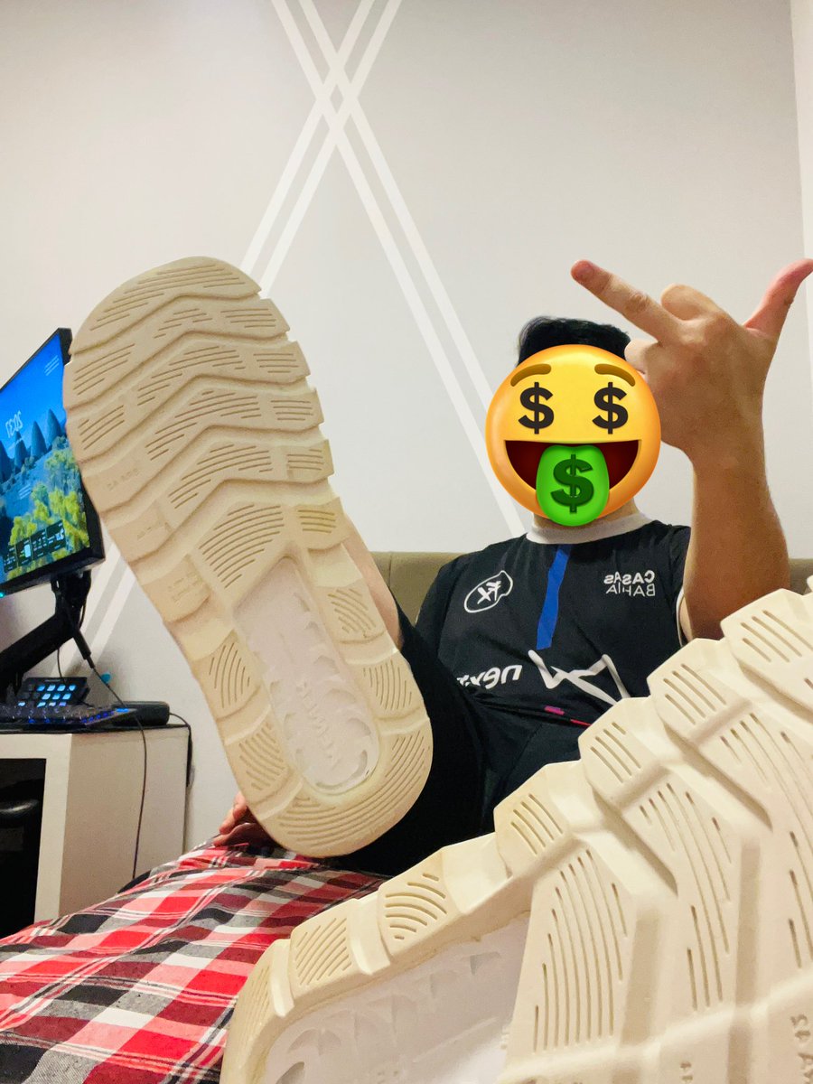 FindomMatts's tweet image. 🇺🇸Sub funded Kenner Rakkah, now on my perfect alpha feet. Loved it, but it would be better with a useless f4g under them, while I crush his pathetic face

🇧🇷Kenner Rakkah presente de sub, no meu pezão de alfa. Só falta um vi4dinho embaixo del enquanto esmago tua cada patética