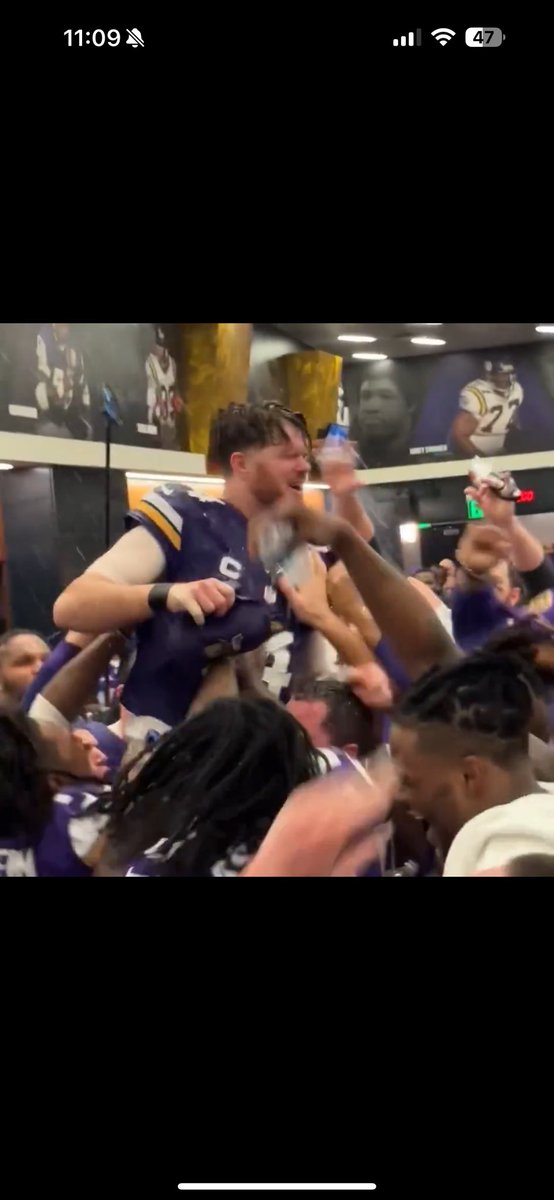 TJLang70's tweet photo. Vikings will always have this after a week 16 win. https://t.co/JBQ1hmybai