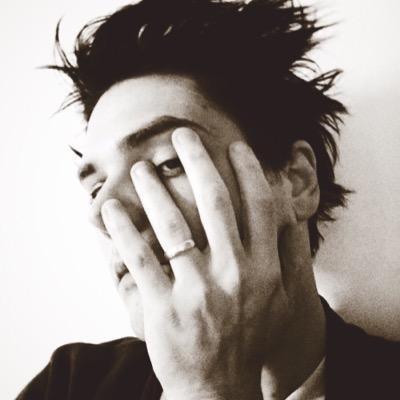 gerard hands daily 🖐🏼✨️ (@gerardhands) on Twitter photo 