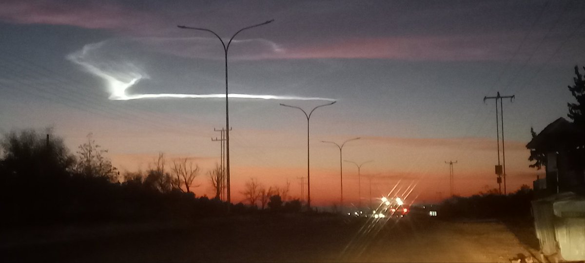 Hanadiquntar1's tweet image. سبحان الخالق ..منظر السما اليوم رائع 😍
#يسعد_صباحكم