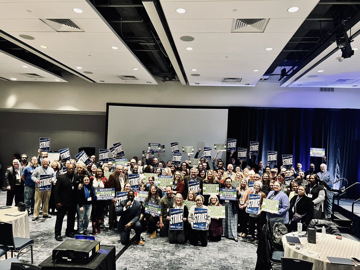 Doctors and nurses are on strike at 8 Providence Health hospitals and 6 clinics in Oregon. Today, as hundreds of AFT leaders gathered to talk about building power over the next four years, we took some time to show our solidarity with the healthcare professionals on strike!