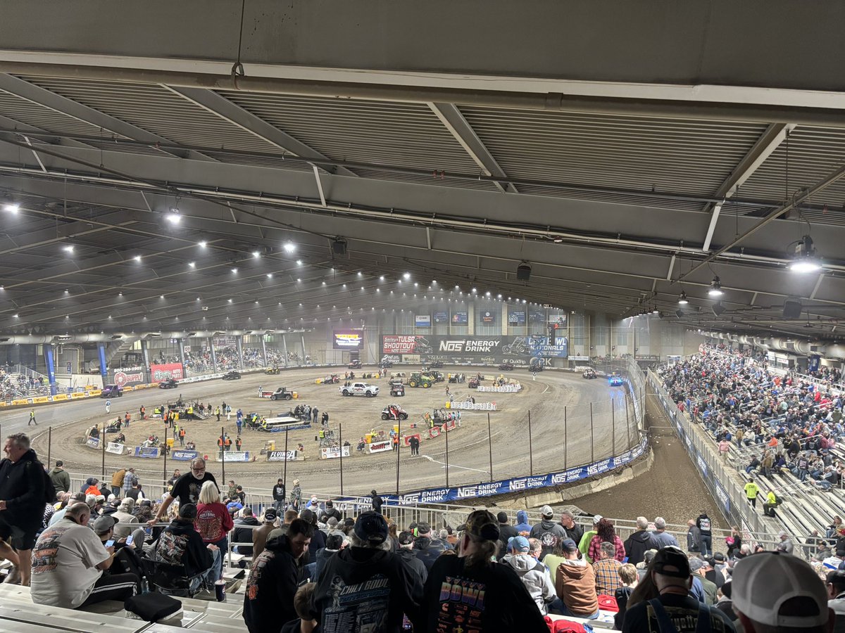 Nothing quite like Tulsa Time. 

Huge <a href="/cbnationals/">Chili Bowl Nationals</a> Monday crowd.