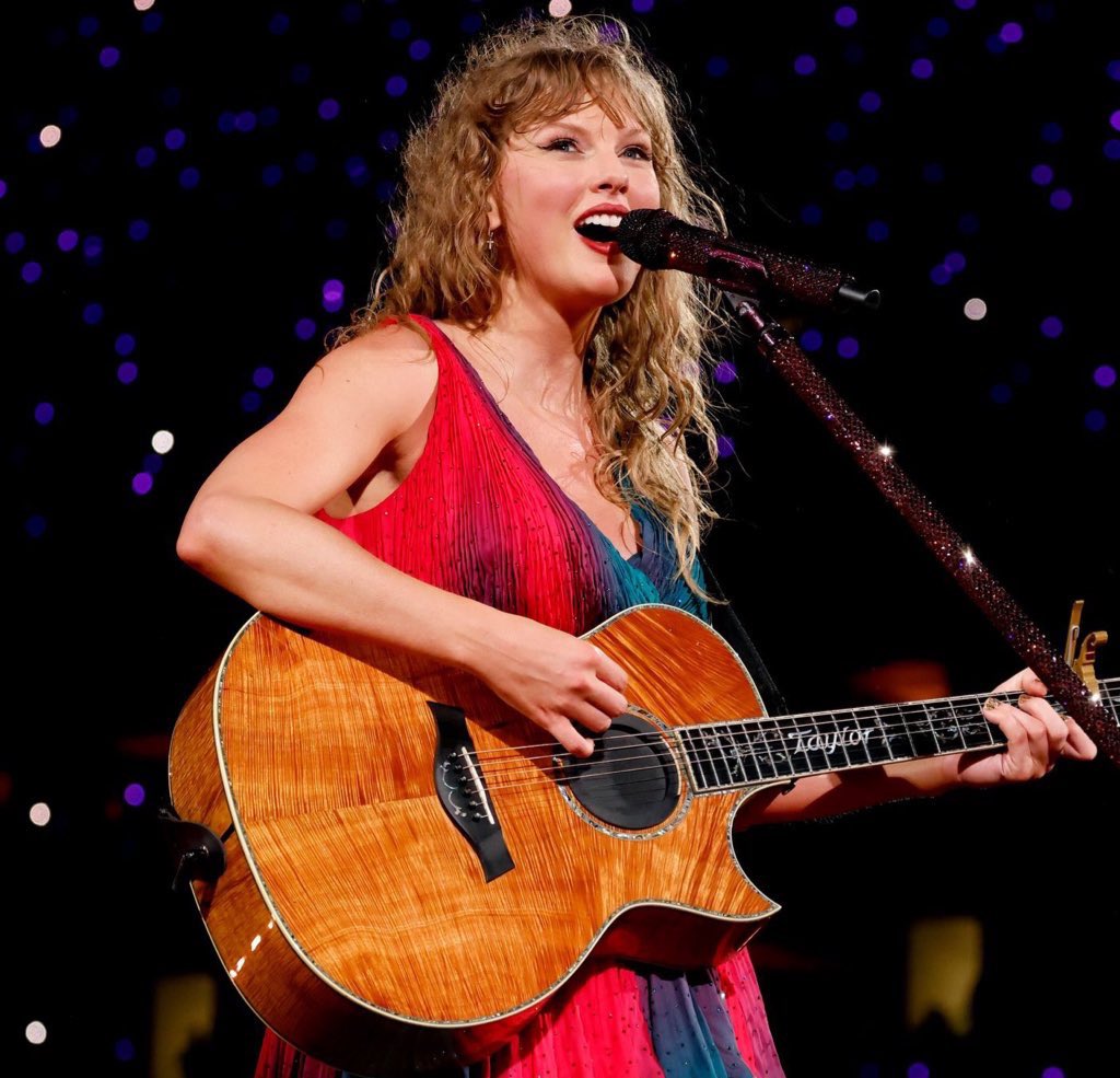 GAV | SHOWGIRL ERA IS OVER tweet media