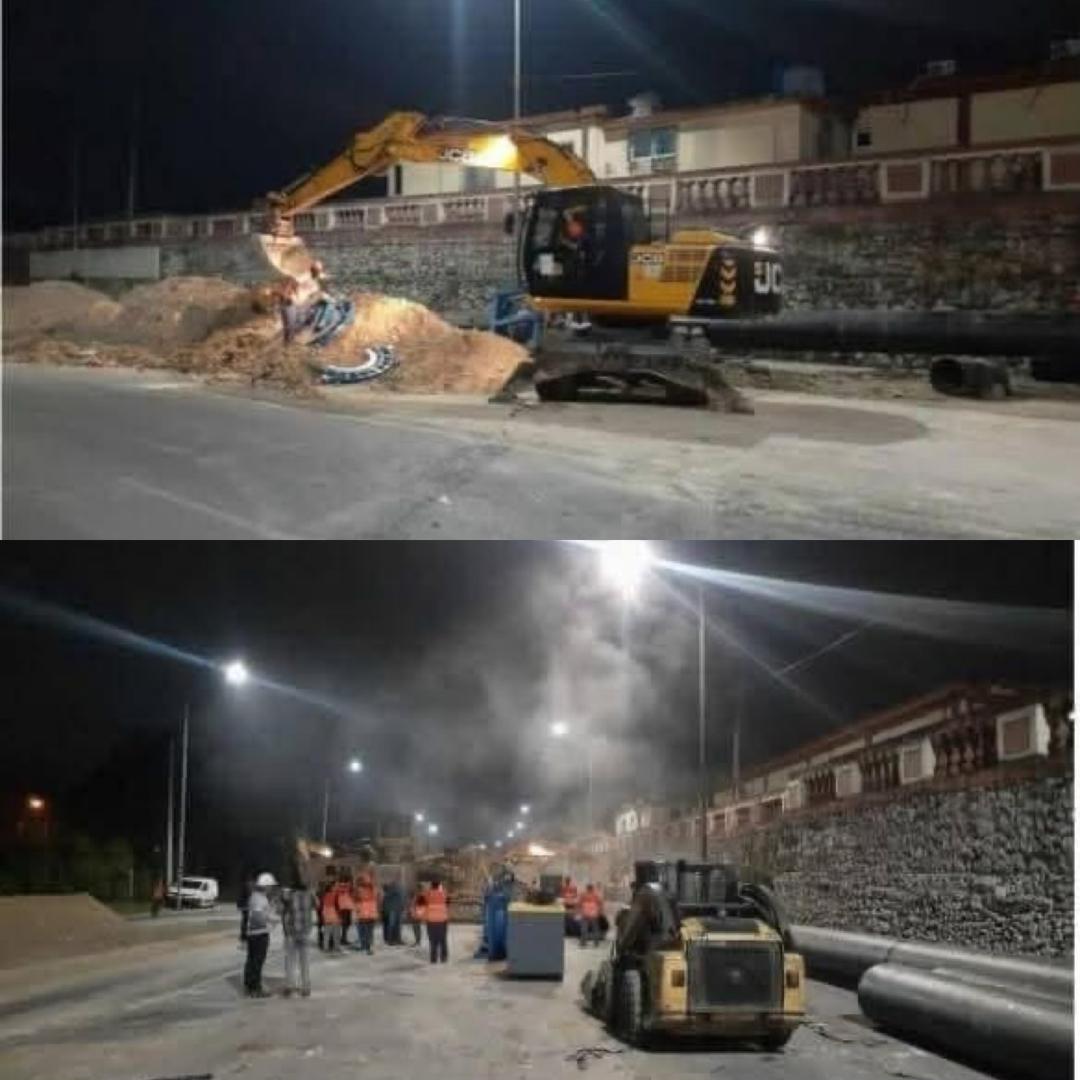 En la Vía Blanca en #LaHabanaDeTodos, se trabaja sin perder un segundo, para cambiar una de las venas para el suministro de agua que beneficiará a más de 72 000 capitalinos, de las zonas altas de Plaza de la Revolución y el Cerro.
#ConLaFuerzaDeLaUnidad 
#LaHabanaViveEnMí