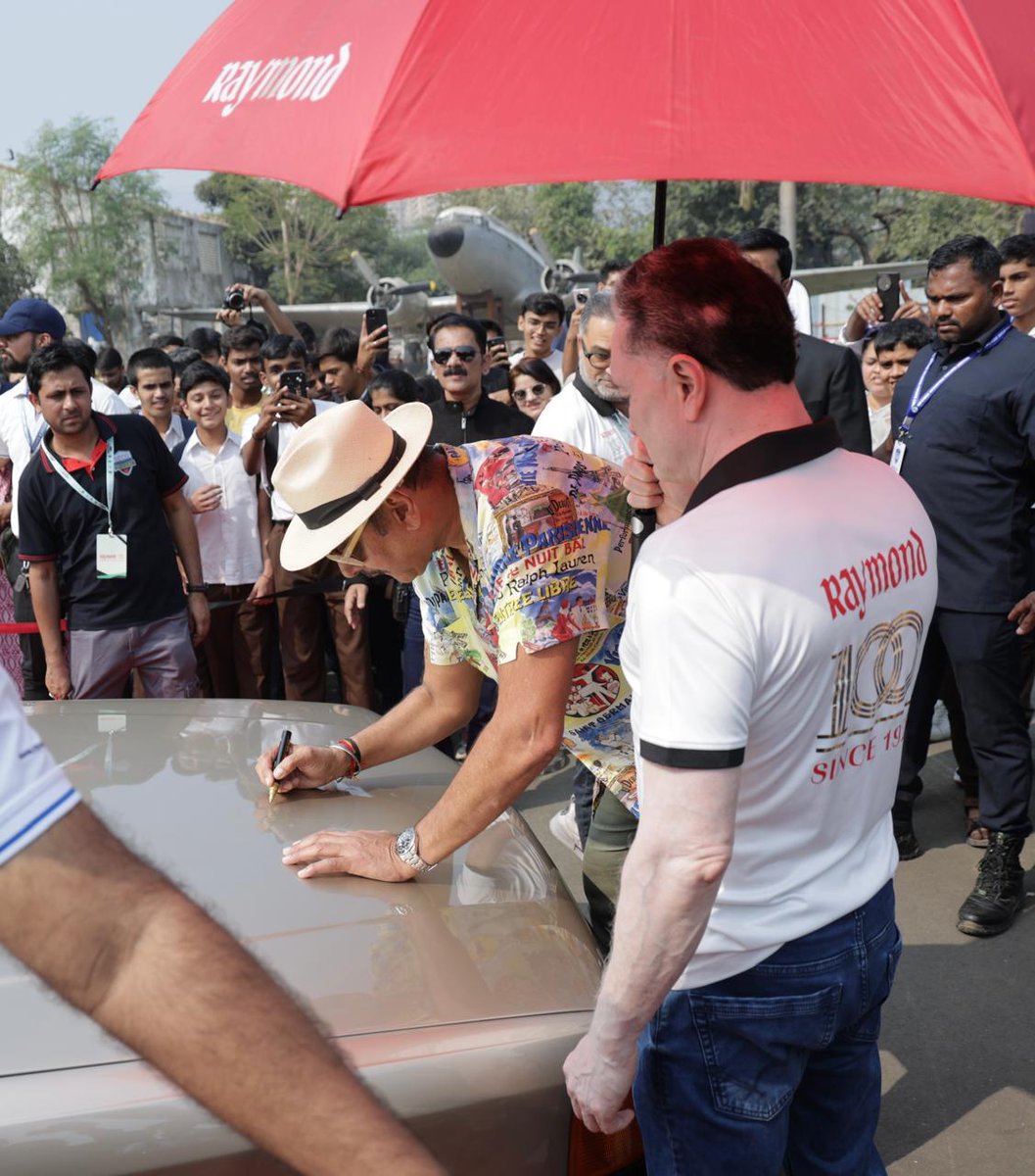 RaviShastriOfc's tweet photo. India's @AudiIN – my baby after 25 years! Thrilled to drive it at the Raymond Auto Fest, thanks to @SinghaniaGautam's incredible initiative to restore #India's vintage gems. Unbelievable how it still shines like it did 40 years ago when India won it. https://t.co/TSLUQmNLsP