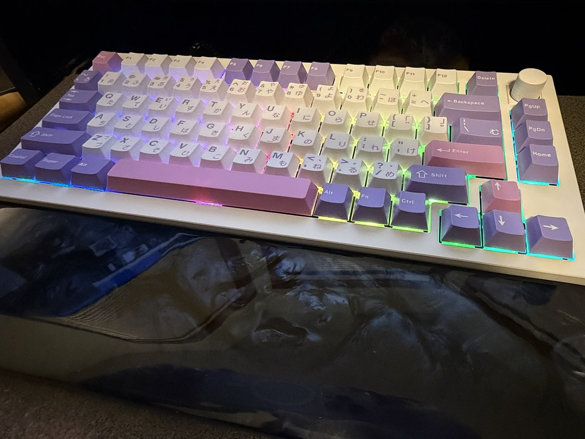 Trying out the Q1 HE from <a href="/KeychronMK/">Keychron</a>! Replaced the keys with the JTK Hanami set by <a href="/valasupply/">Vala Supply</a>