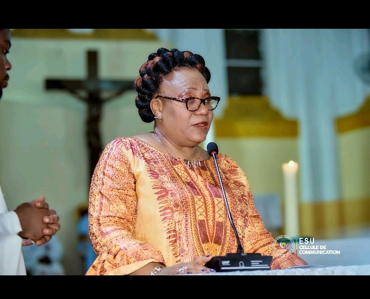 Pendant que la megestion ronge certaines universités, quelques écoles sont fermées plus de deux mois vouloir dire trouver solution mais elle a dormi sous ses deux oreilles. Tout ça sous un regard impuissant. Elle doit déposer sa démission pour incompétence