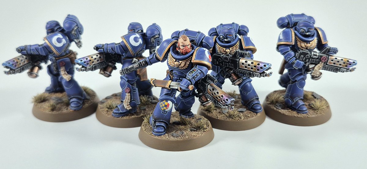 Finished the Infernus Marines. Gotta fix some corners on the sergeant that I accidentally rubbed off, but that's quick. These were fun and I'm pretty happy with them. Still, I'm eager to start something new! #paintingwarhammer #WarhammerCommunity #Warhammer40k #40k #ultramarines