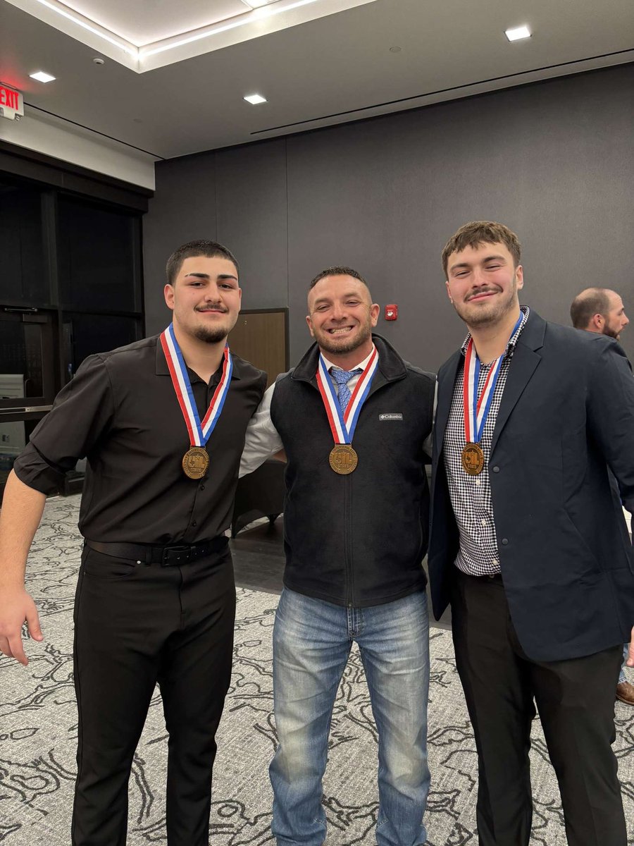 Samir Mukov 🌟 (@samirmukov) on Twitter photo Wrapped up my high school 🏈 career with this amazing banquet! Can’t say enough how grateful I am to have be part of a program with these great coaches and the brotherhood I’ve made! #AGTG
<a href="/JLofton44/">Jeff Lofton</a> <a href="/Kaidon_B/">Kaidon Breitling</a> Wrapped up my high school 🏈 career with this amazing banquet! Can’t say enough how grateful I am to have be part of a program with these great coaches and the brotherhood I’ve made! #AGTG
<a href="/JLofton44/">Jeff Lofton</a> <a href="/Kaidon_B/">Kaidon Breitling</a>