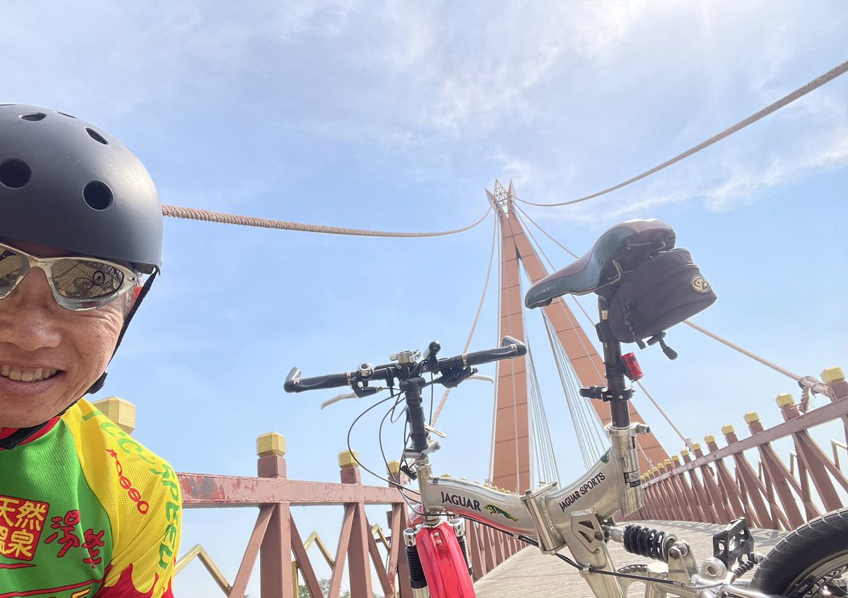 skytrain9's tweet image. Morning ride at Nong Bon lake park #jaguarsports #foldingbike