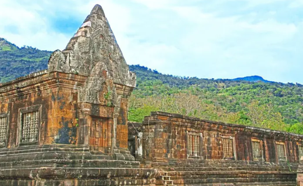 seaarch's tweet photo. Discover Wat Phou, a pre-Angkorian Khmer temple in southern Laos. A UNESCO site blending Hindu and Buddhist heritage. #Laos #WatPhou #KhmerArchaeology #SoutheastAsianArchaeology
https://t.co/L1GBLWy0Do https://t.co/tMrY8v5dPr