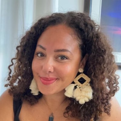 mixdgrlproblems's tweet photo. Happy #mixedgirlmonday! Our first #NewProfilePic winner of 2025 is amandaplantsandplates/savor.garnish on IG! 🏴🏳️

Amanda is a dedicated community gardener, creative visionary, &amp; advocate for wellness thru food &amp; nature. With over a decade of gardening experience... https://t.co/gQbIsiILm9