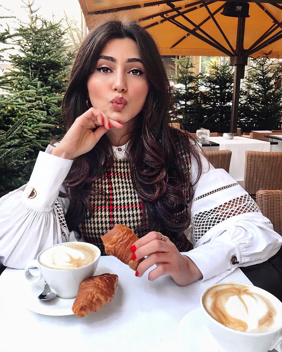 Merowh12's tweet photo. Parisian breakfast
#Parisian #BreakfastClubKBC https://t.co/MyQdfJNWzq