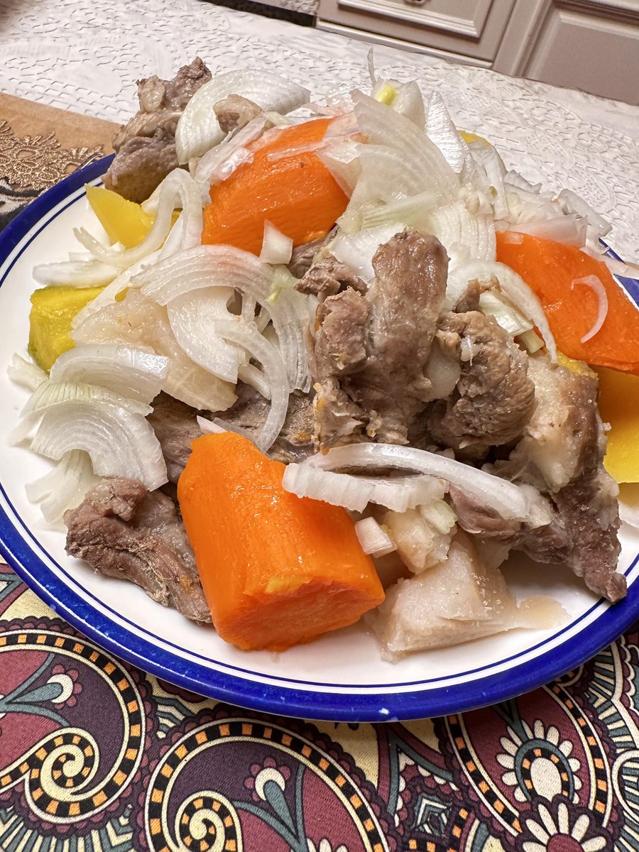 tursun271261389's tweet photo. ＃自己亲手做了手抓肉，新疆美食！＃互fo https://t.co/GxYGHayA0I