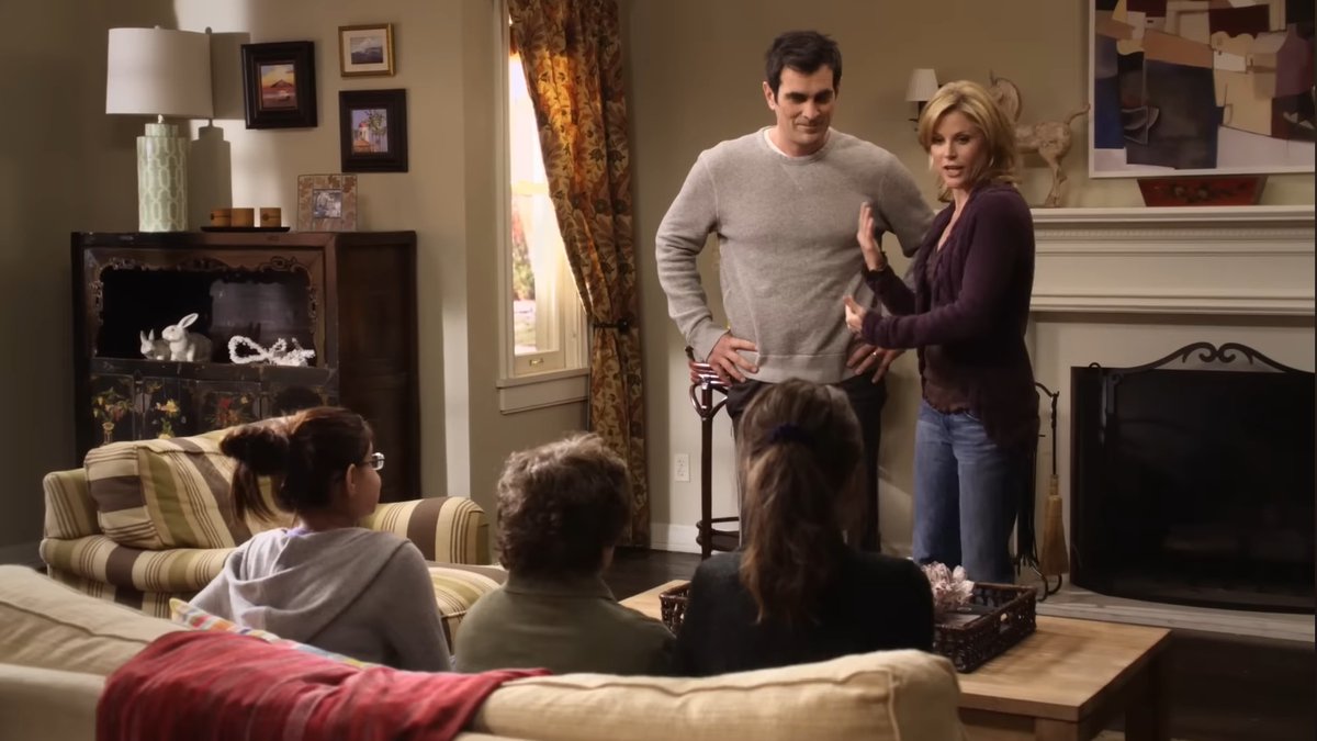 westenthu's tweet photo. wst Modern Family

Diskusi siang. Aku suka episode ini, waktu Haley, Alex, Luke mergokin Phil &amp; Claire bercinta. Selain kocak orgil juga edukatif. Ngedorong ortu ngobrolin hal tsb sama anak kalau situasi yang sama terjadi. Pure sex education! https://t.co/5G3YmvAls6