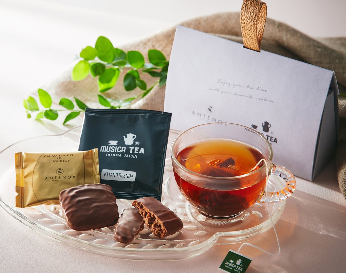 コラボ企画／ アンテノール✖️ムジカティー なめらかなチョコレートに